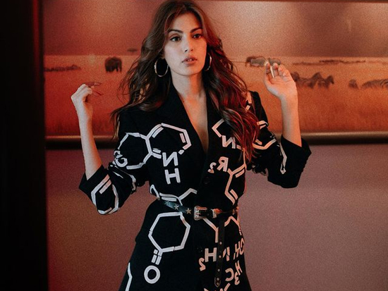 Stylish Poses Of Ravishing Rhea Chakraborthy